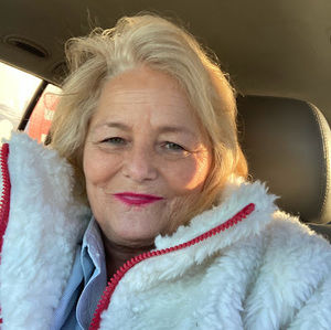 Meet your Posher, Deborah